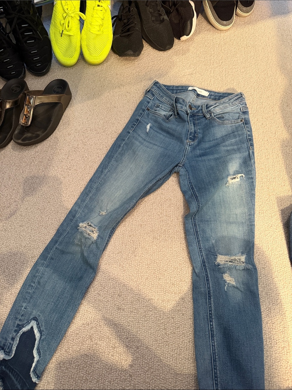 Bundle of 6 pair size 26 Women's Distressed Blue Skinny Jeans- Assorted colors